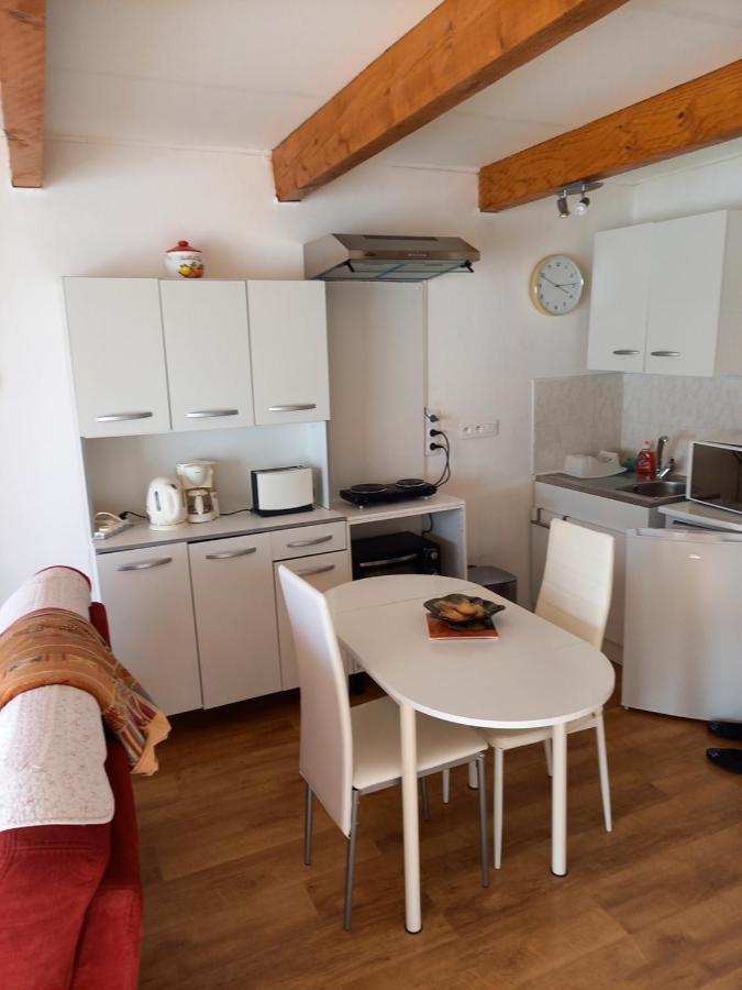 Studio agréable et très lumineux  Salles-dʼAude Esterno foto